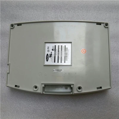 Come riparare uno schermo con una tinta rossa?